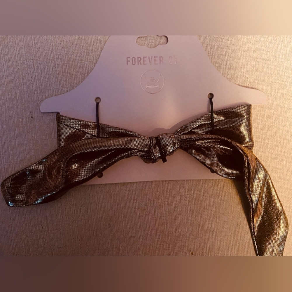 Choker necklace
